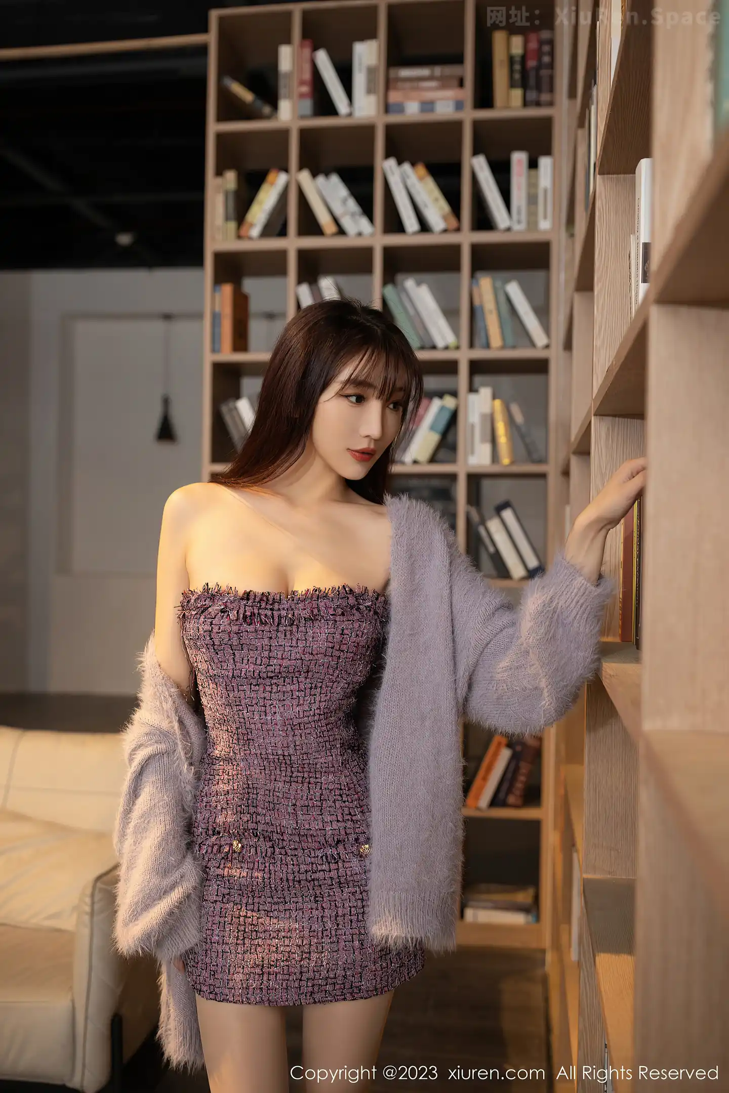 图片[4]-[XiuRen秀人网]2023.01.31 VOL.6199 妲己_Toxic 白色紧身透视情趣抹胸裙性感私房写真集-秀人网官方网站